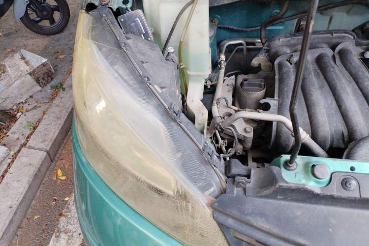 Used Nissan NV200 2011 1.6L 232 Seats Zunya Trim Engine Bay Right