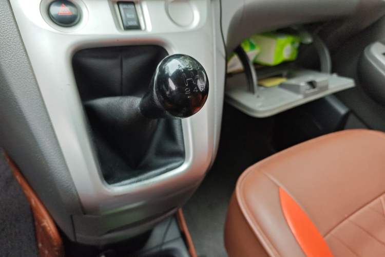 Used Nissan NV200 2011 1.6L 232 Seats Zunya Trim Gear Lever
