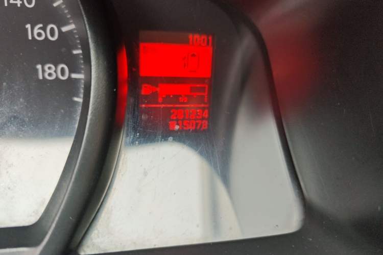 Used Nissan NV200 2011 1.6L 232 Seats Zunya Trim Odometer Close Up