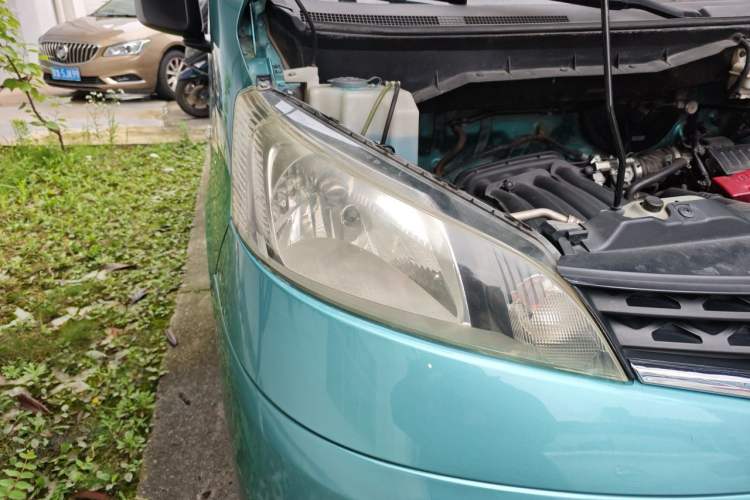 Used Nissan NV200 2011 1.6L 232 Seats Zunya Trim Right Front Headlight