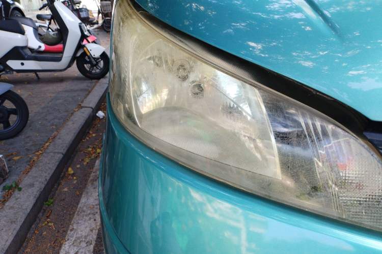 Used Nissan NV200 2011 1.6L 232 Seats Zunya Trim Right Front Headlight