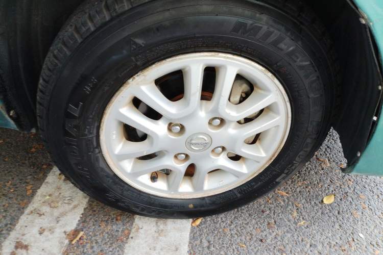 Used Nissan NV200 2011 1.6L 232 Seats Zunya Trim Right Front Wheel Hub