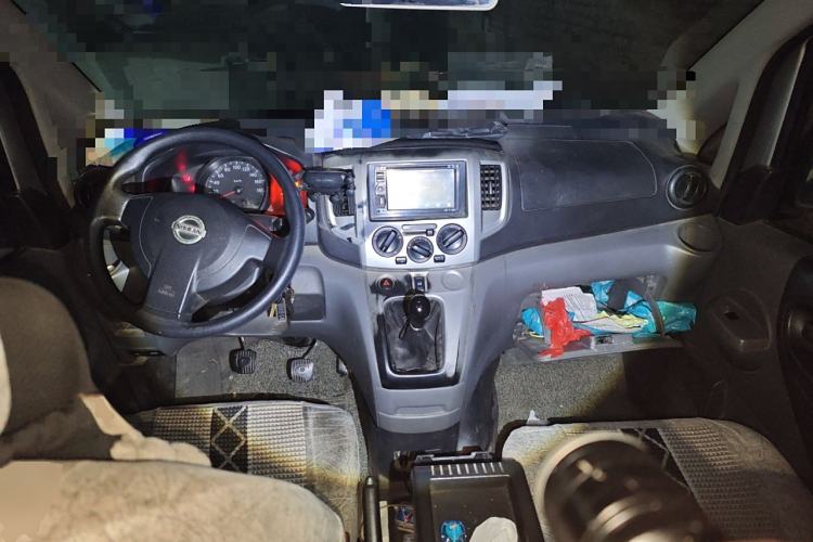 Used Nissan NV200 2011 1.6L 232 Seats Zunya Trim Center Console