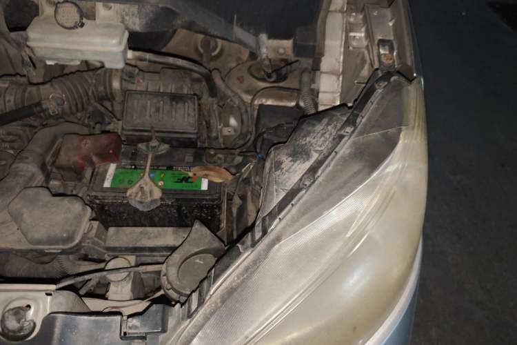 Used Nissan NV200 2011 1.6L 232 Seats Zunya Trim Engine Bay Left