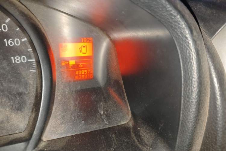 Used Nissan NV200 2011 1.6L 232 Seats Zunya Trim Odometer Close Up