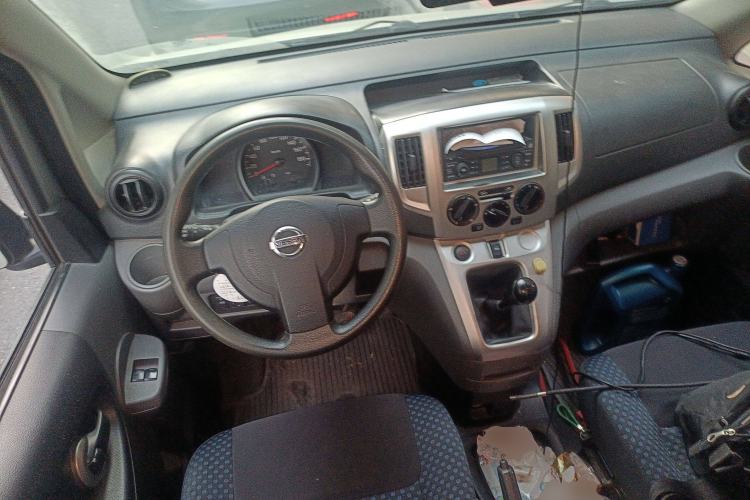 Used Nissan NV200 2011 1.6L 232 Seats Zunya Trim Center Console
