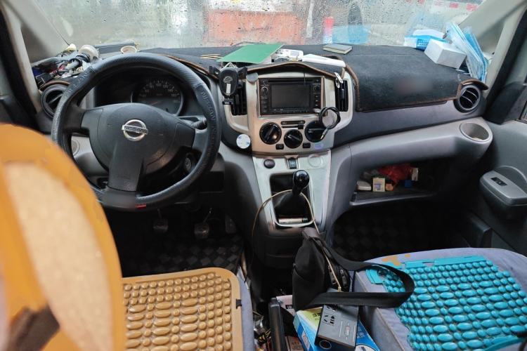 Used Nissan NV200 2011 1.6L 232 Seats Zunya Trim Center Console