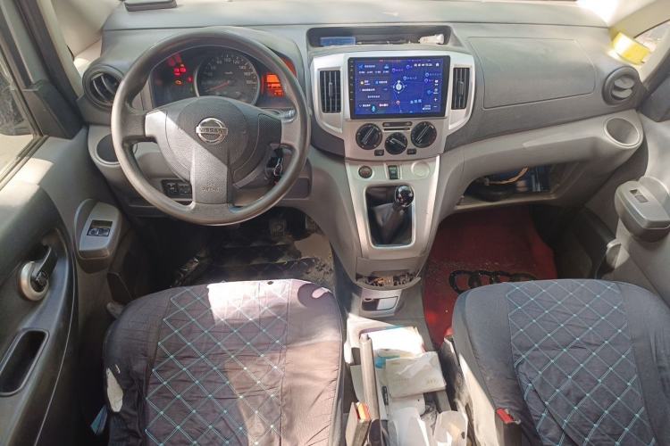 Used Nissan NV200 2011 1.6L 232 Seats Zunya Trim Center Console