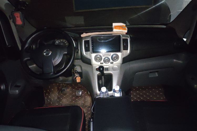 Used Nissan NV200 2011 1.6L 232 Seats Zunya Trim Center Console