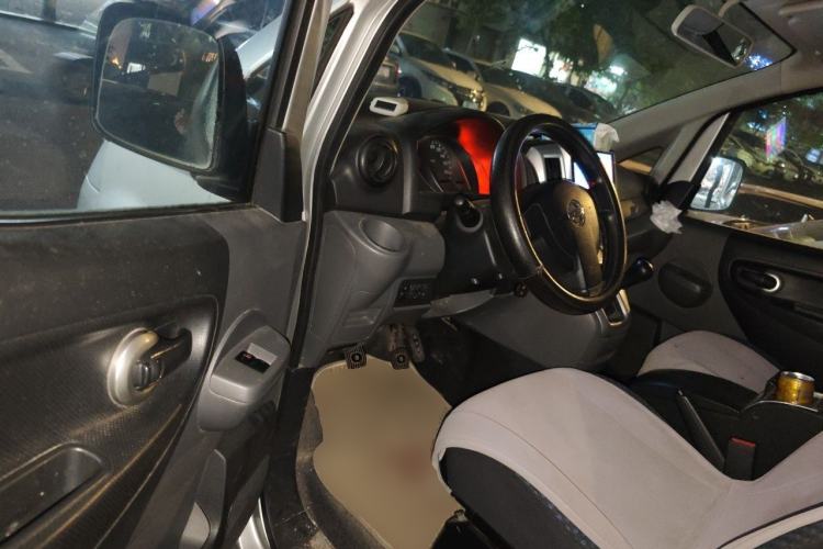 Used Nissan NV200 2011 1.6L 232 Seats Zunya Trim Driver Seat