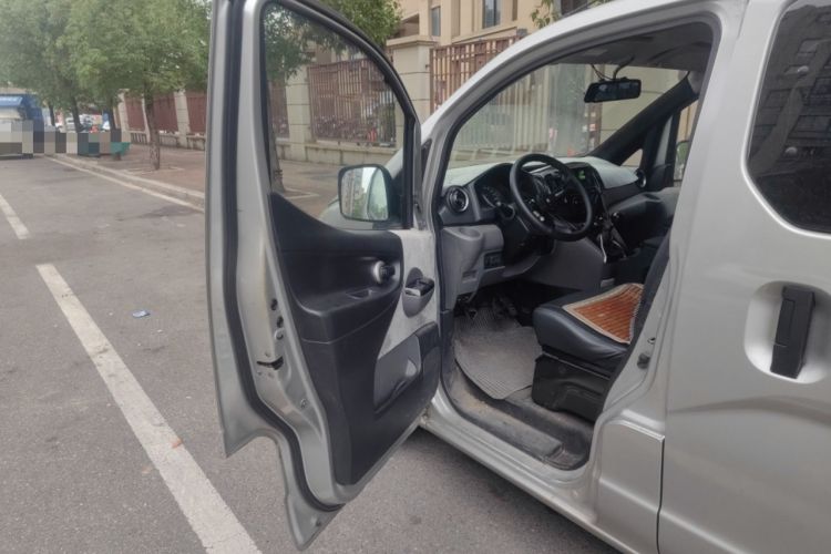 Used Nissan NV200 2011 1.6L 232 Seats Zunya Trim Driver Seat