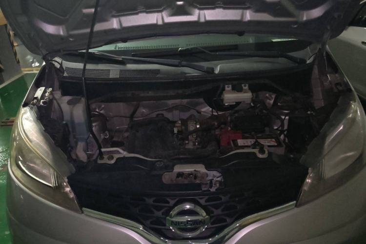 Used Nissan NV200 2011 1.6L 232 Seats Zunya Trim Engine Bay