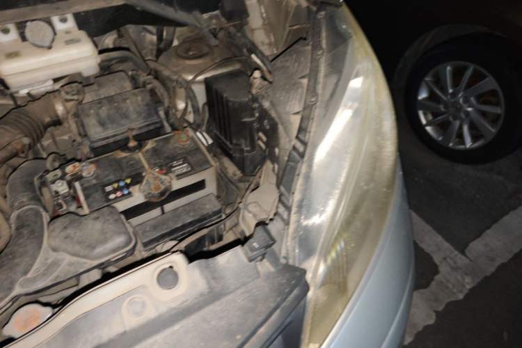 Used Nissan NV200 2011 1.6L 232 Seats Zunya Trim Engine Bay Left