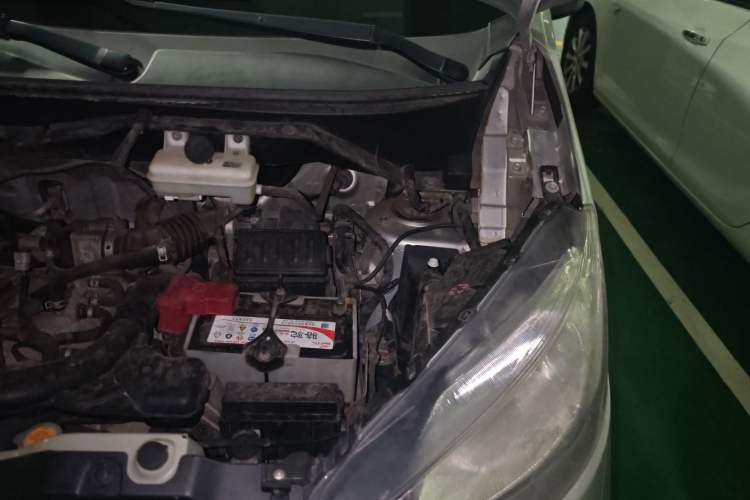 Used Nissan NV200 2011 1.6L 232 Seats Zunya Trim Engine Bay Left
