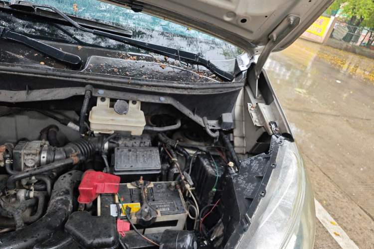 Used Nissan NV200 2011 1.6L 232 Seats Zunya Trim Engine Bay Left