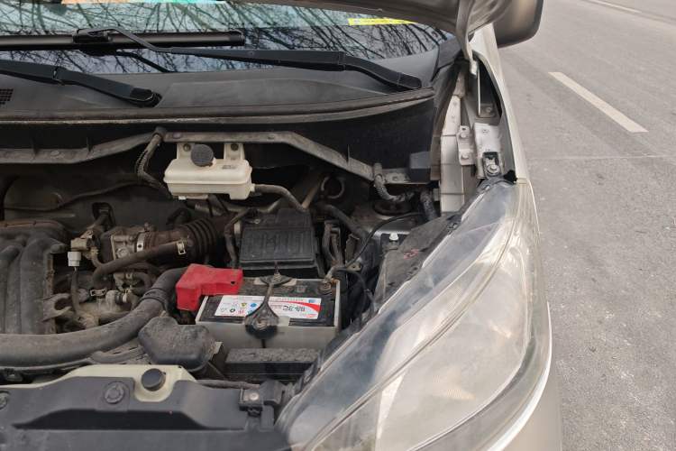 Used Nissan NV200 2011 1.6L 232 Seats Zunya Trim Engine Bay Left