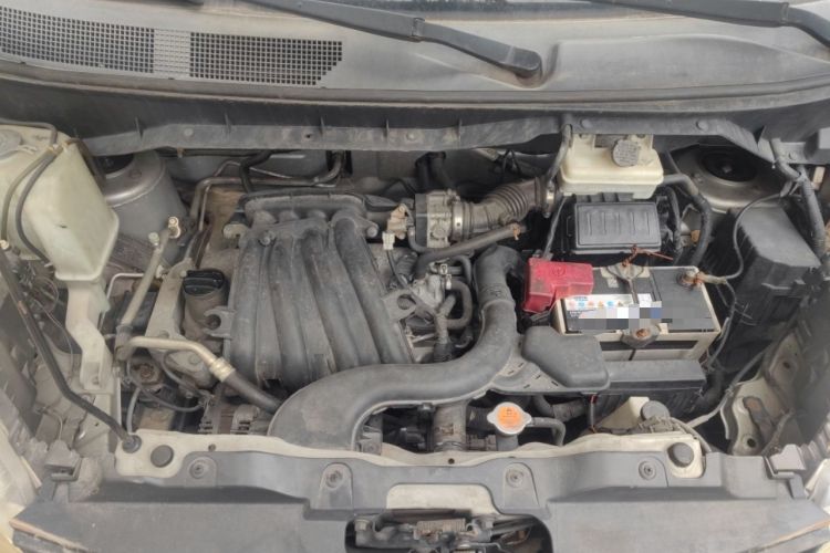 Used Nissan NV200 2011 1.6L 232 Seats Zunya Trim Engine Bay