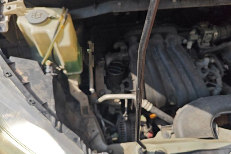 Used Nissan NV200 2011 1.6L 232 Seats Zunya Trim Engine Bay Right