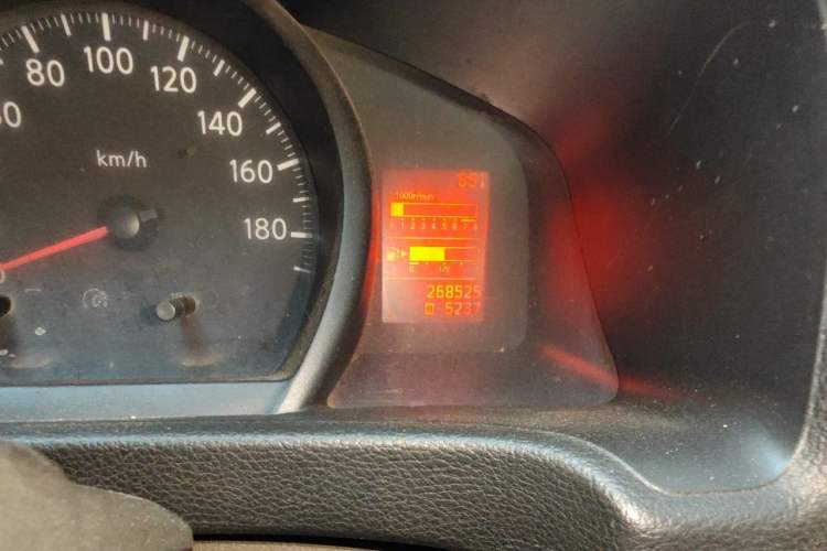 Used Nissan NV200 2011 1.6L 232 Seats Zunya Trim Odometer Close Up