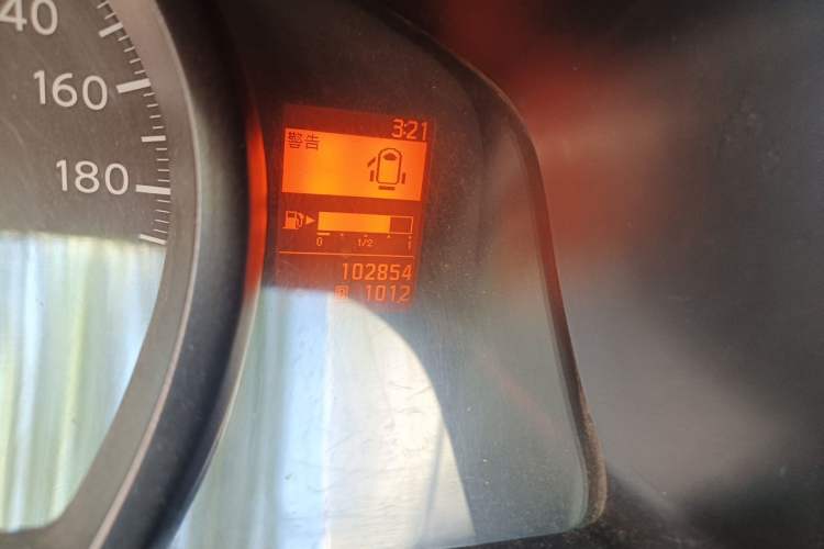Used Nissan NV200 2011 1.6L 232 Seats Zunya Trim Odometer Close Up