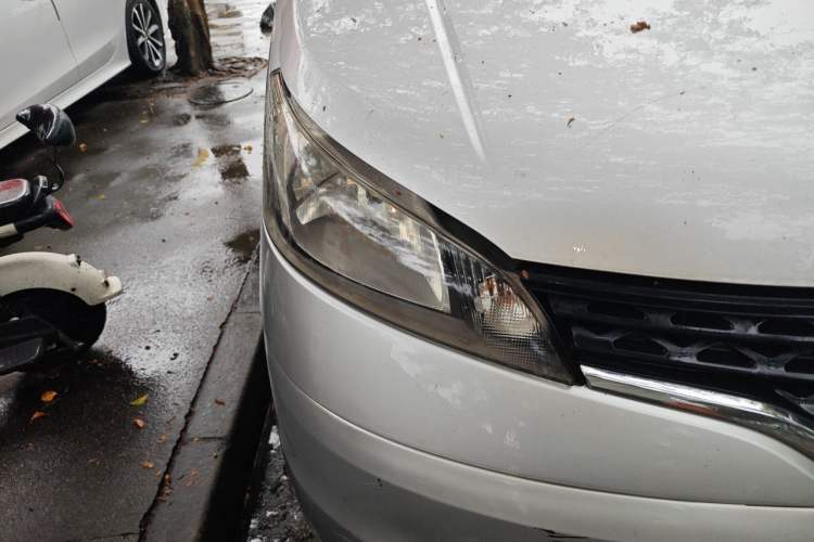 Used Nissan NV200 2011 1.6L 232 Seats Zunya Trim Right Front Headlight