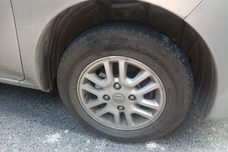 Used Nissan NV200 2011 1.6L 232 Seats Zunya Trim Right Front Wheel Hub