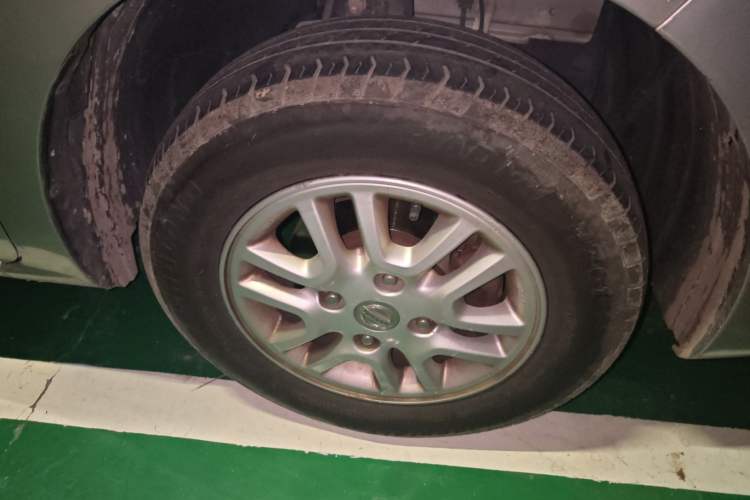 Used Nissan NV200 2011 1.6L 232 Seats Zunya Trim Right Front Wheel Hub