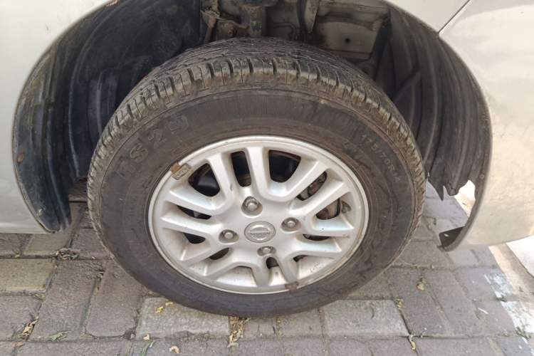Used Nissan NV200 2011 1.6L 232 Seats Zunya Trim Right Front Wheel Hub