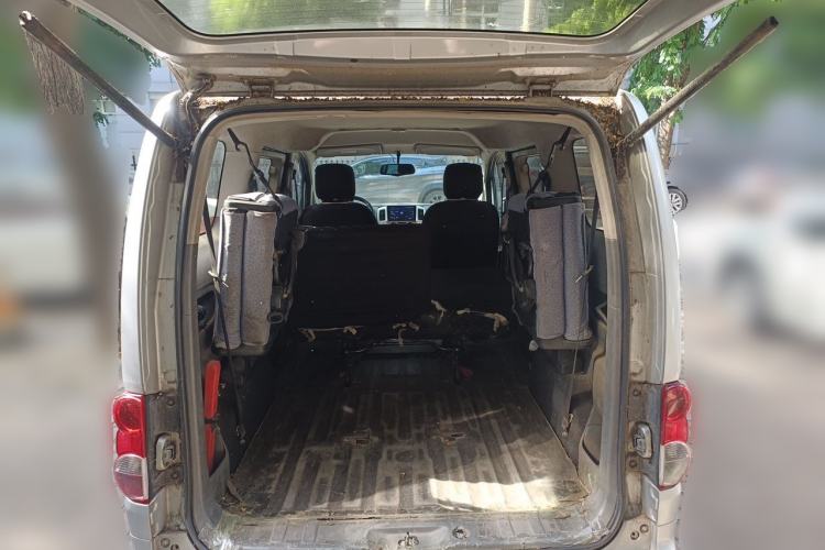 Used Nissan NV200 2011 1.6L 232 Seats Zunya Trim Trunk