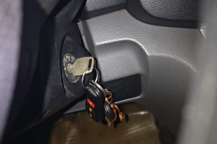 Used Nissan NV200 2011 1.6L 232 Seats Zunya Trim Vehicle Key