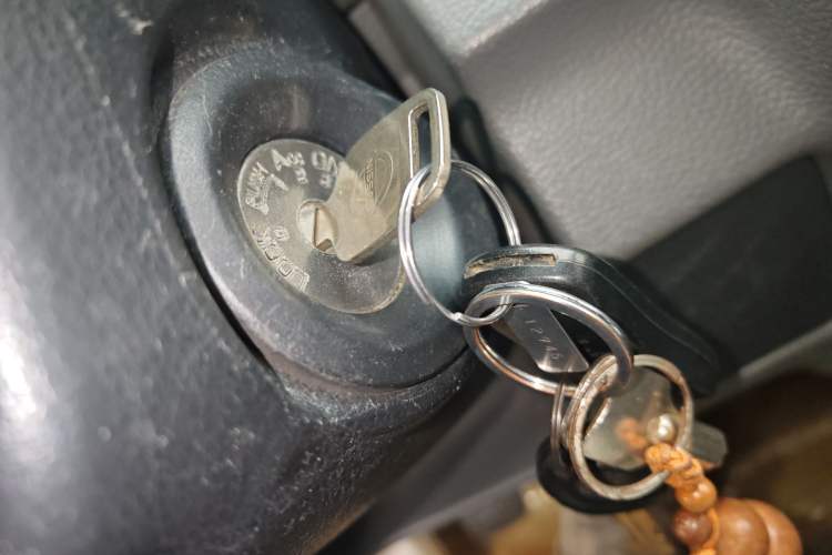 Used Nissan NV200 2011 1.6L 232 Seats Zunya Trim Vehicle Key