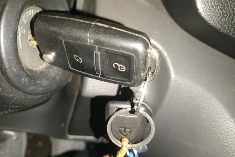 Used Nissan NV200 2011 1.6L 232 Seats Zunya Trim Vehicle Key