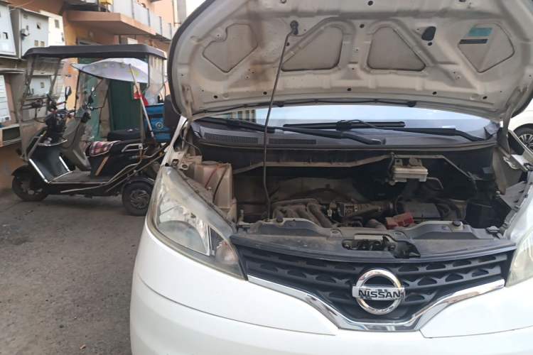 Used Nissan NV200 2011 1.6L 232 Seats Zunya Trim Engine Bay Right