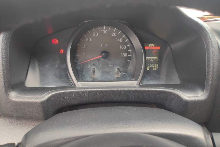 Used Nissan NV200 2011 1.6L 223 Seats Deluxe Version Instrument Cluster