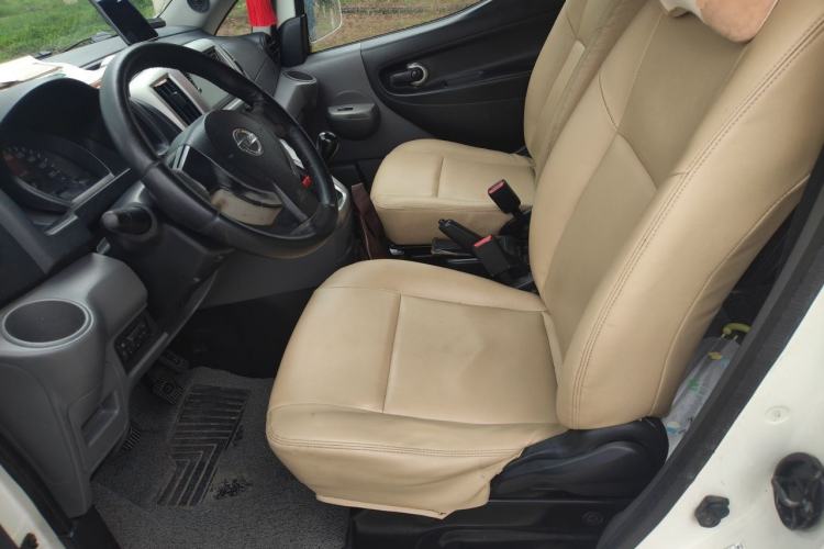 Used Nissan NV200 2011 1.6L 223 Seats Deluxe Version Left Front Seat