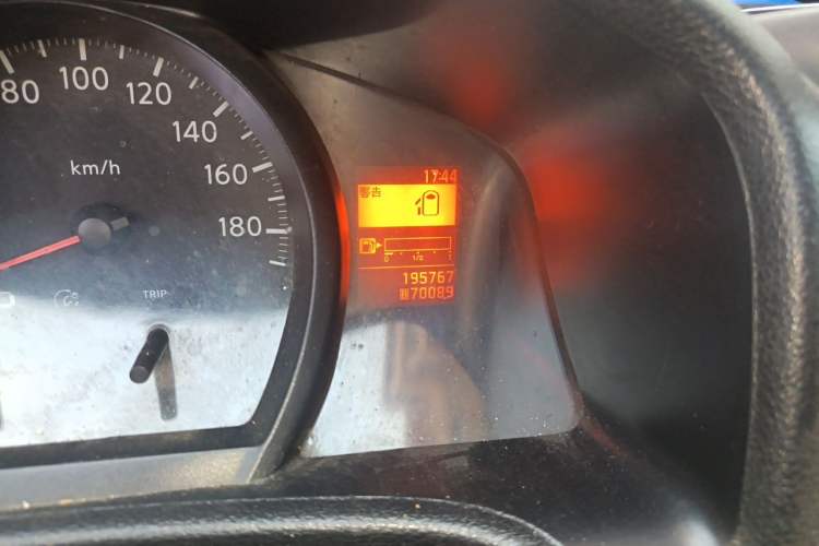 Used Nissan NV200 2011 1.6L 232 Seats Zunya Trim Odometer Close Up