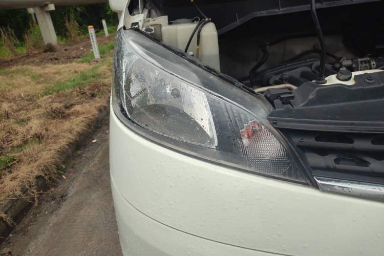 Used Nissan NV200 2011 1.6L 223 Seats Deluxe Version Right Front Headlight