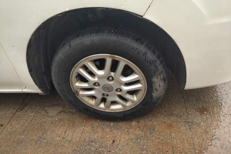 Used Nissan NV200 2011 1.6L 223 Seats Deluxe Version Right Front Wheel Hub
