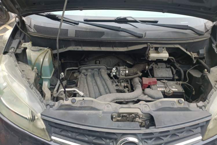 Used Nissan NV200 2012 1.6L 232 Seats Luxury Version Engine Bay