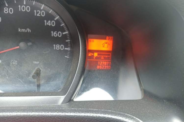 Used Nissan NV200 2012 1.6L 232 Seats Luxury Version Odometer Close Up