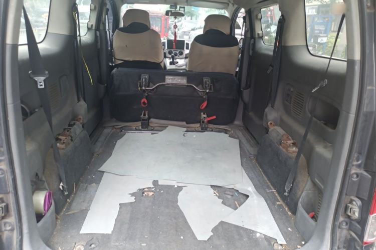 Used Nissan NV200 2012 1.6L 232 Seats Luxury Version Trunk