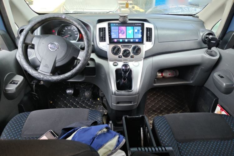 Used Nissan NV200 2012 1.6L 232 Seats Luxury Version Center Console