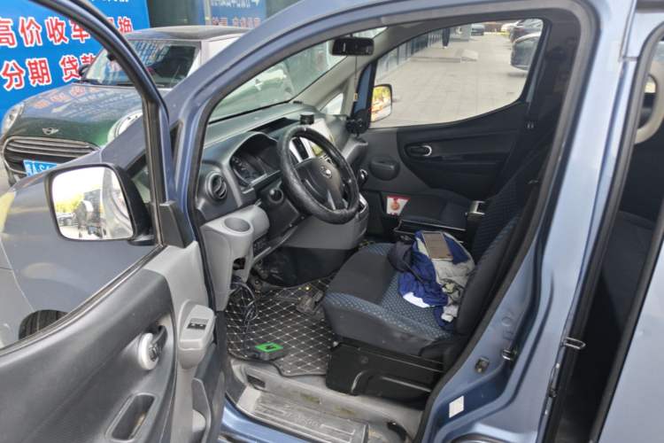 Used Nissan NV200 2012 1.6L 232 Seats Luxury Version Driver Seat