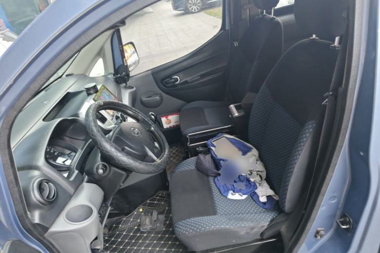 Used Nissan NV200 2012 1.6L 232 Seats Luxury Version Left Front Seat