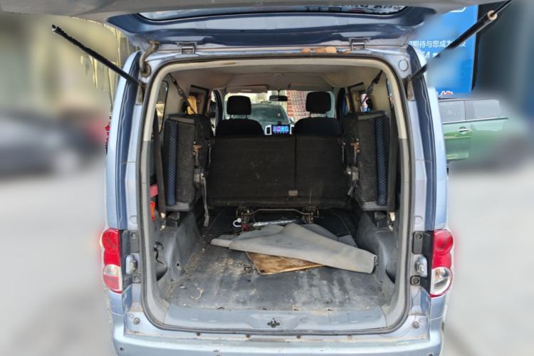 Used Nissan NV200 2012 1.6L 232 Seats Luxury Version Trunk