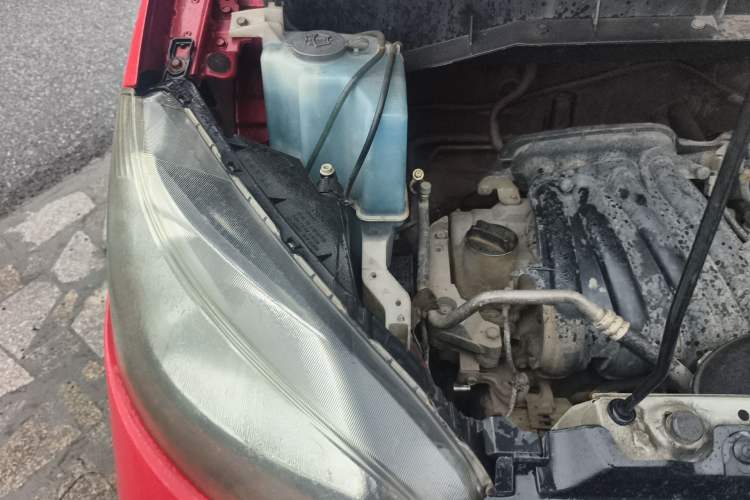Used Nissan NV200 2012 1.6L 223 Seats Zunya Trim Engine Bay Right