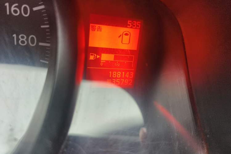 Used Nissan NV200 2012 1.6L 223 Seats Zunya Trim Odometer Close Up