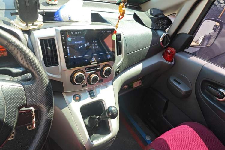 Used Nissan NV200 2012 1.6L 232 Seats Luxury Version Audio And AC Panel