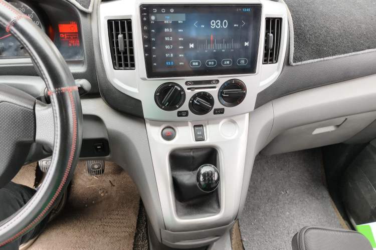 Used Nissan NV200 2012 1.6L 232 Seats Luxury Version Audio And AC Panel