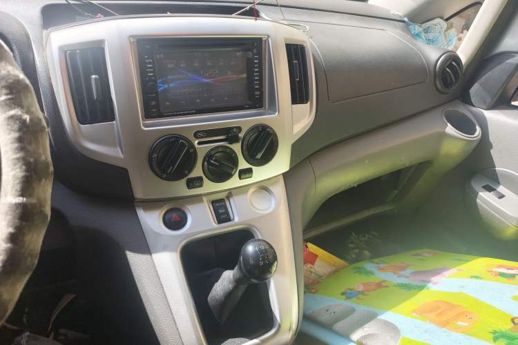 Used Nissan NV200 2012 1.6L 232 Seats Luxury Version Audio And AC Panel